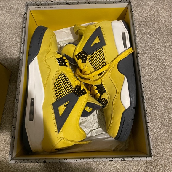 Air Jordan 4 Retro Lightning - Picture 3 of 14